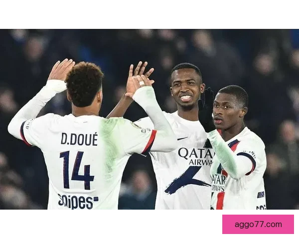 十人巴黎2比1胜斯特拉斯堡豪取六连胜两分优势领跑门德斯建功阿什拉夫染红